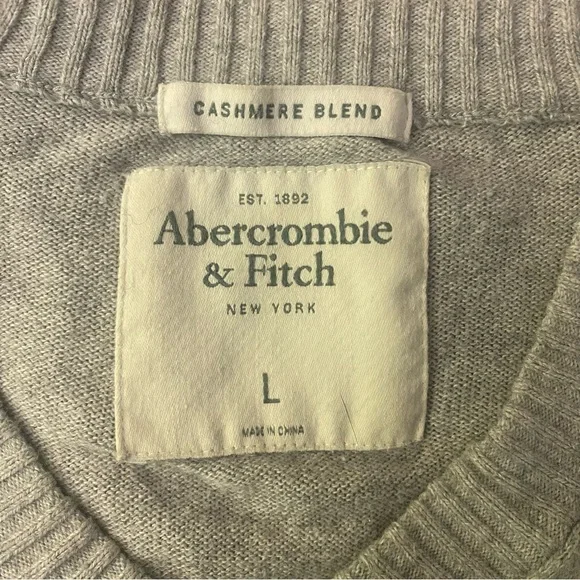 Abercrombie & Fitch Men's Heather Gray V-Neck Sweater GUC L - Picture 3 of 5